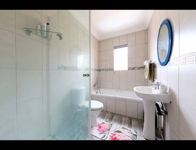 2 BEDROOM DUPLEX FOR SALE IN HALFWAY GARDENS